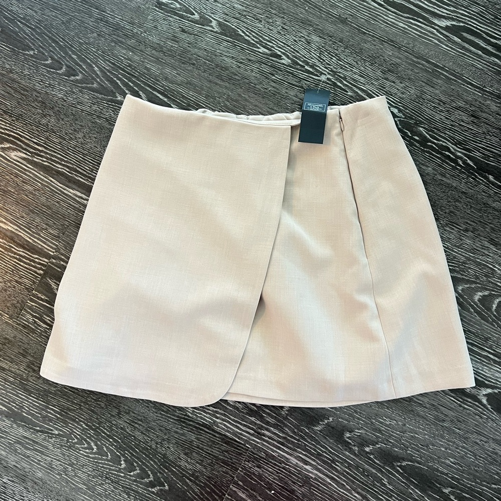 NWT Abercrombie Tan Mini Skirt